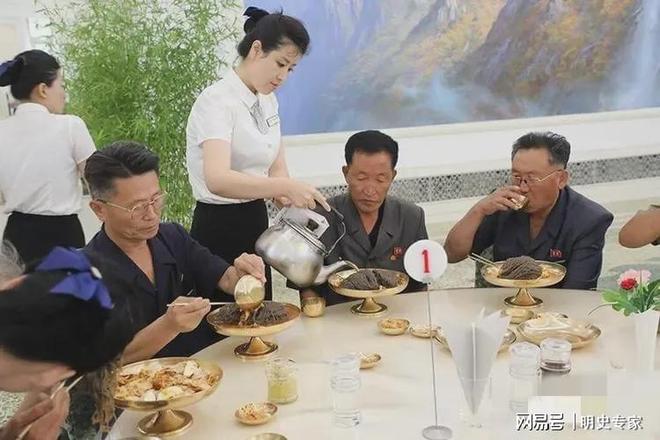 一天三顿都吃啥：玉米饭、泡菜、大酱汤麻将胡了试玩作为我们邻居普通朝鲜人(图3)